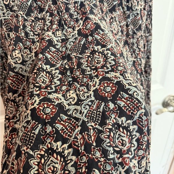 Evereve- Kylie Blouse - Picture 8 of 11